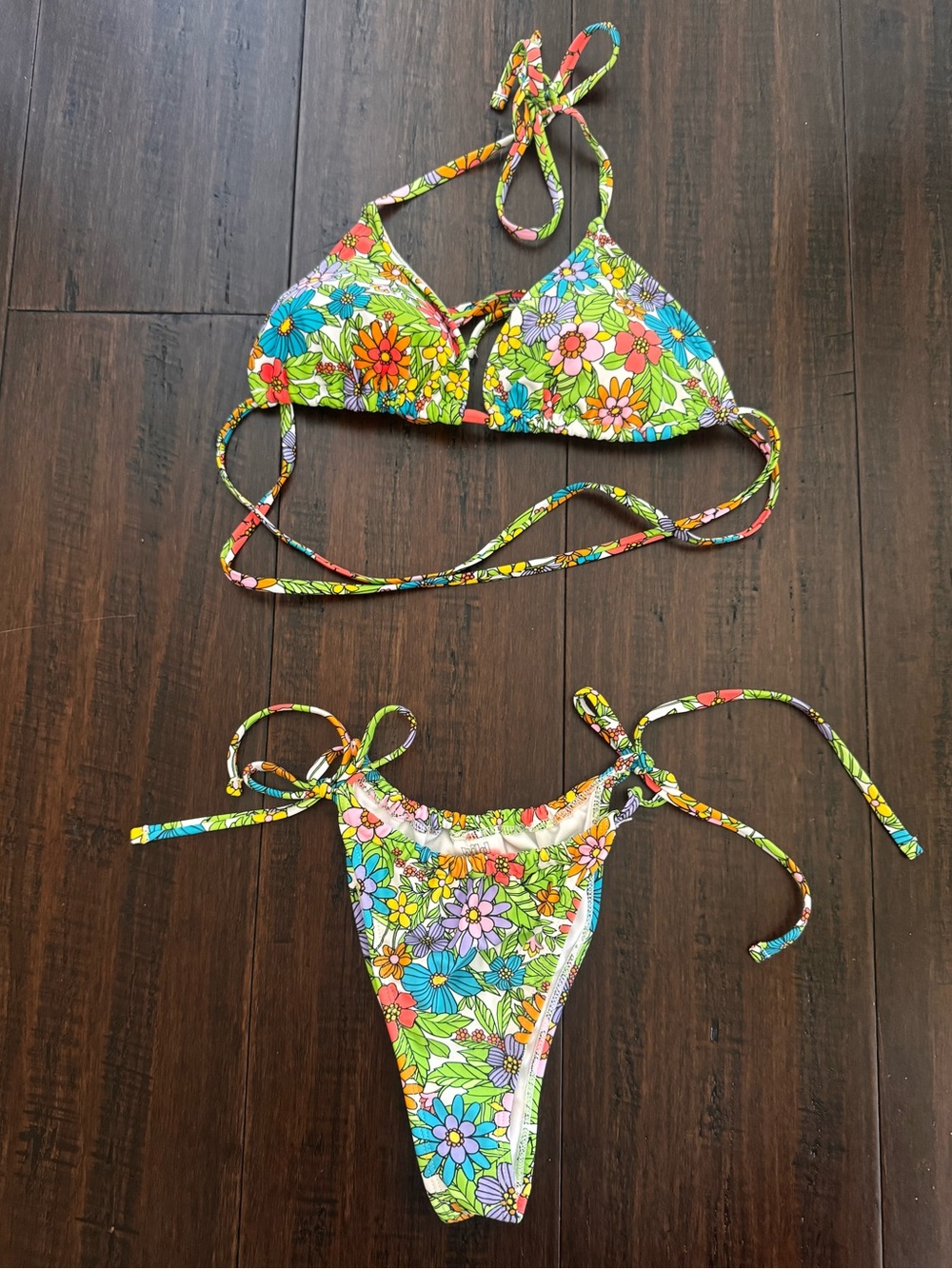 Floral Tie-String Bikini